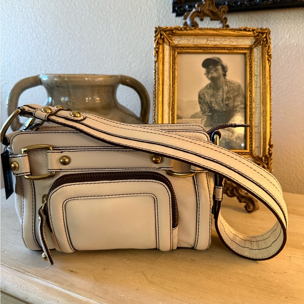 NWT Banana Republic Shoulder Bag- Gorgeous Leather!